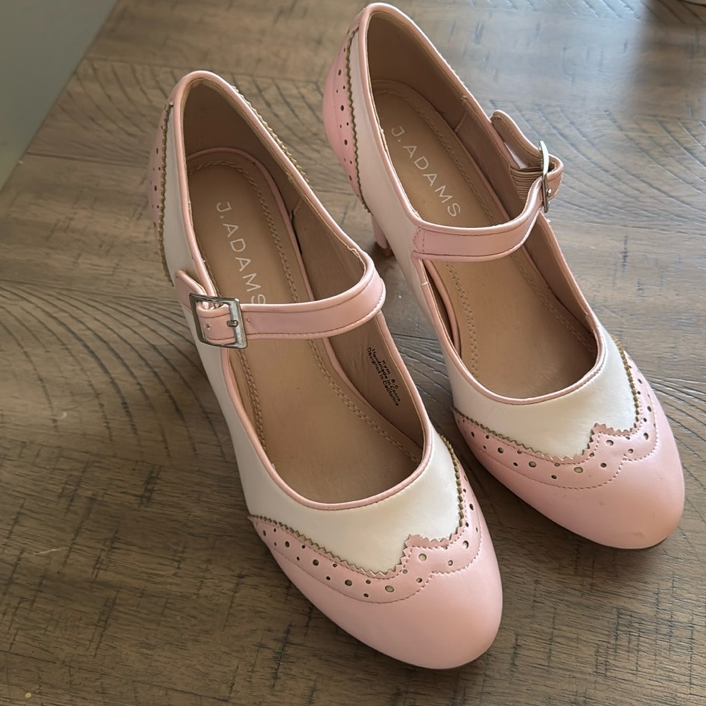 WORN ONCE J Adams Pink and White Oxford Heals